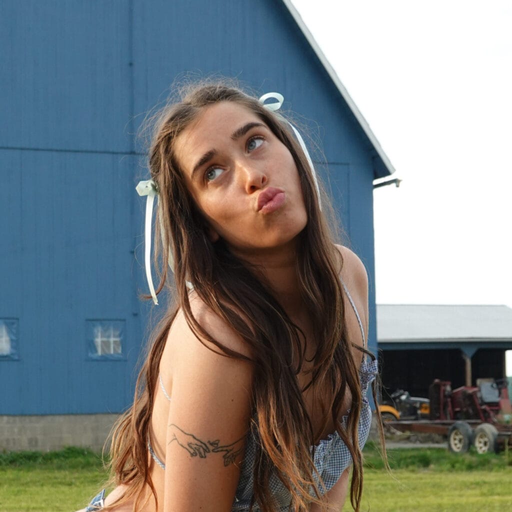 Photo of Livinia Roberts, creator on OnlyFans with exclusive content