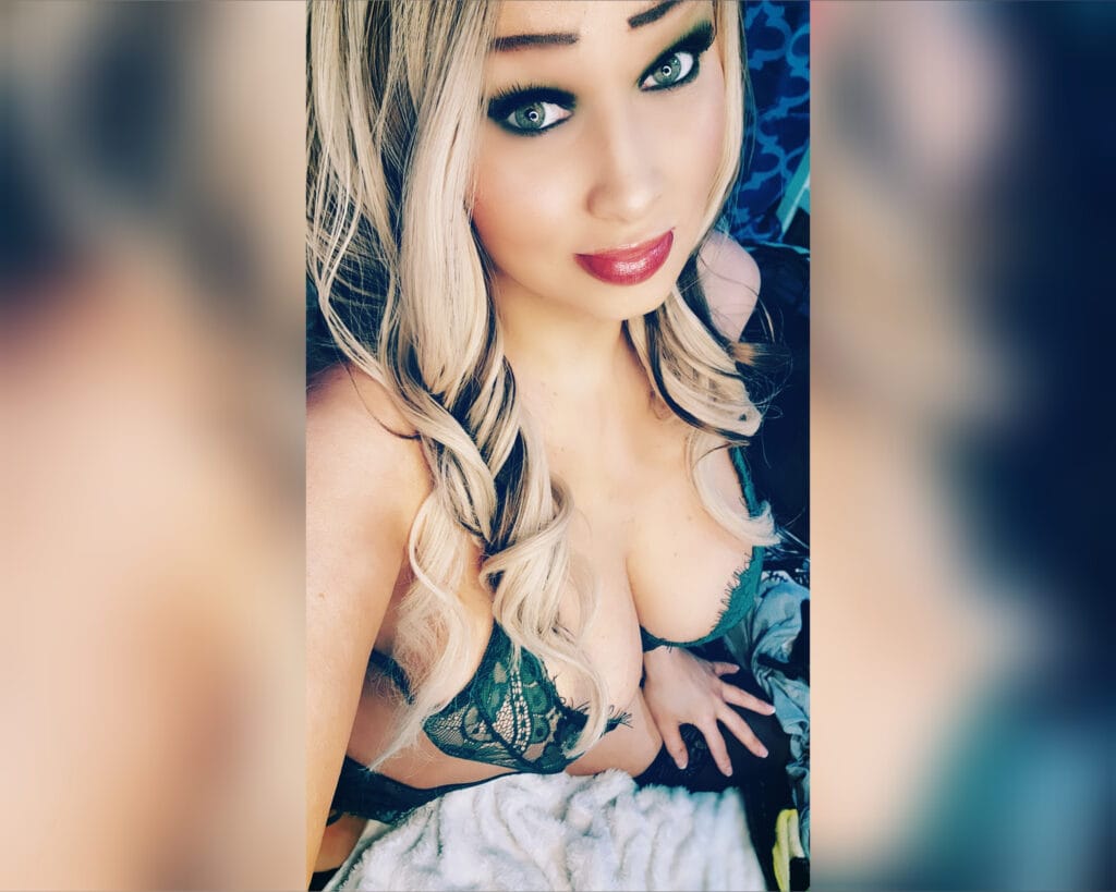 Photo of Green eyed goddess, creator on OnlyFans with exclusive content