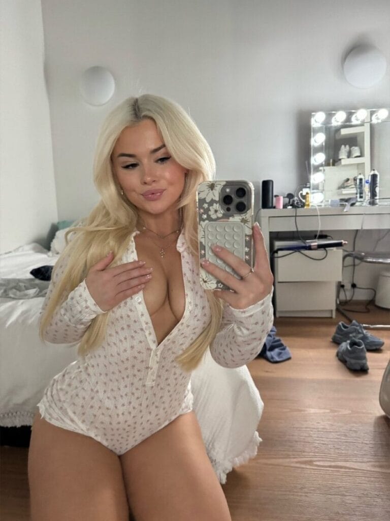 Photo of ell, creator on OnlyFans with exclusive content