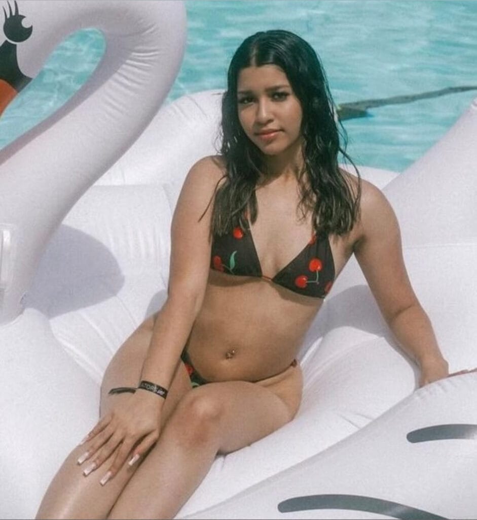 Photo of Niya, creator on OnlyFans with exclusive content