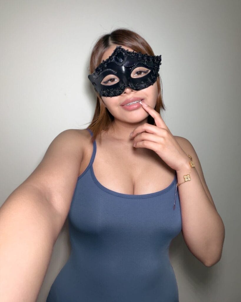 Photo of Ashley Loo, creator on OnlyFans with exclusive content